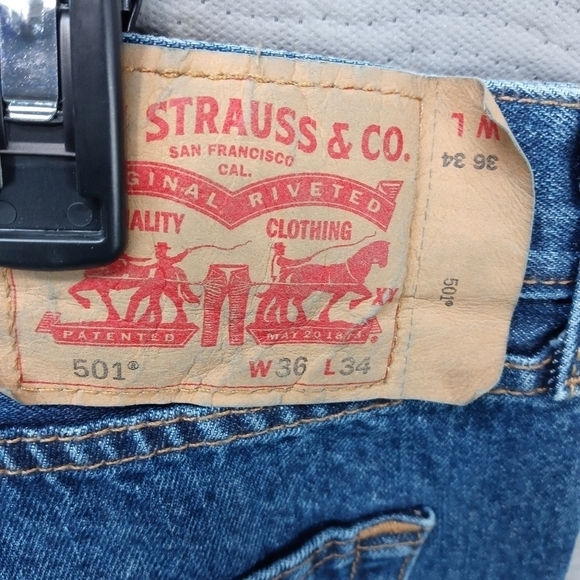 Levi's 501xx men's button fly blue jeans sz 36x34. 300 7pm - Picture 6 of 8